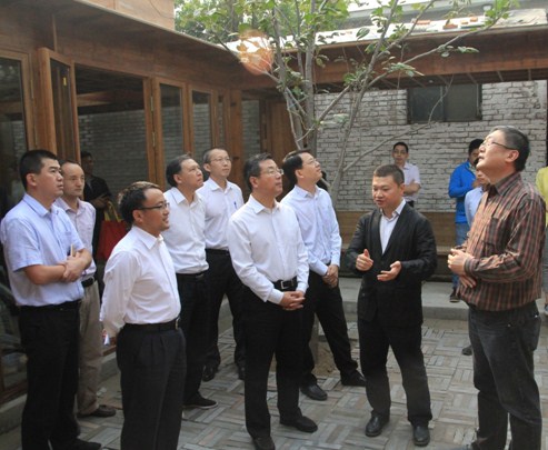 西城區(qū)區(qū)長王少峰一行赴白塔寺風(fēng)貌保護(hù)區(qū)調(diào)研